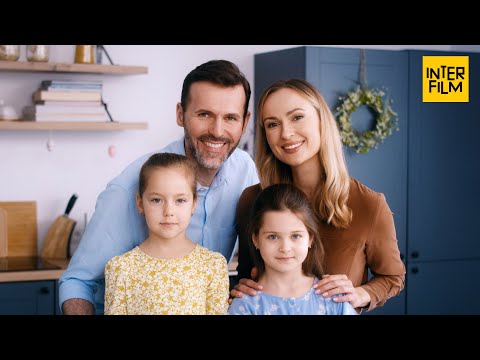 Honest short film on the struggles of motherhood - &quot;Concept of a Happy Mom&quot; by Henriette Rietz