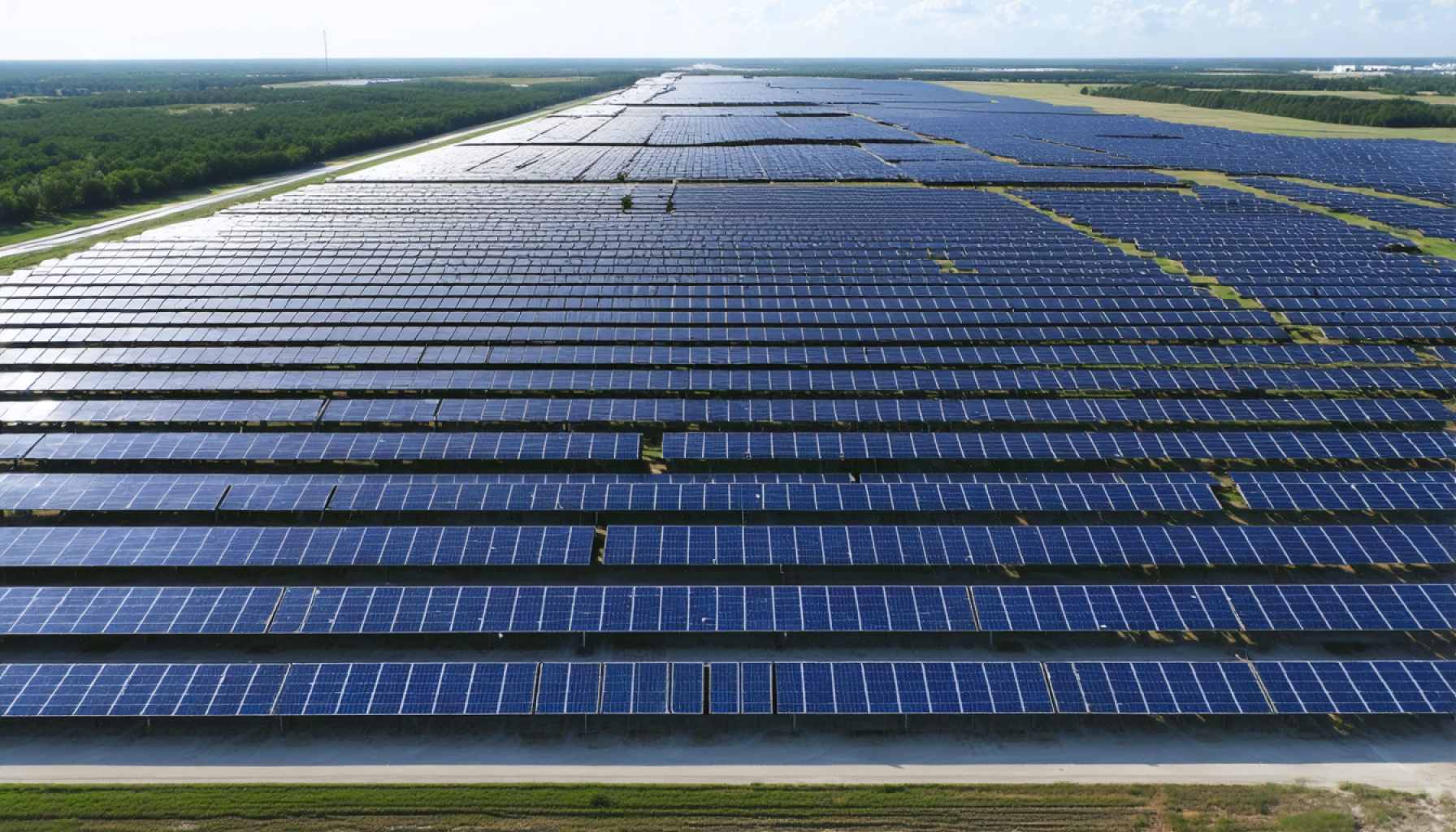 Massive Solar Farm in Texas Harnesses the Sun to Illuminate 160,000 Homes Massive Solar Farm in Texas Harnesses the Sun to Illuminate 160,000 Homes